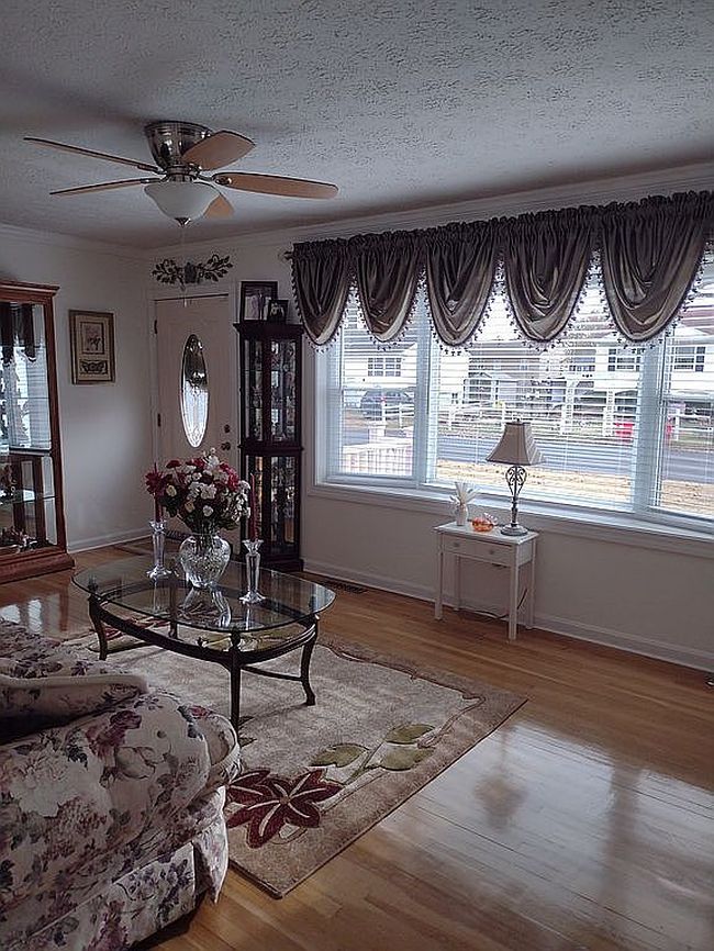 Photo of 806 220th St, Pasadena, MD