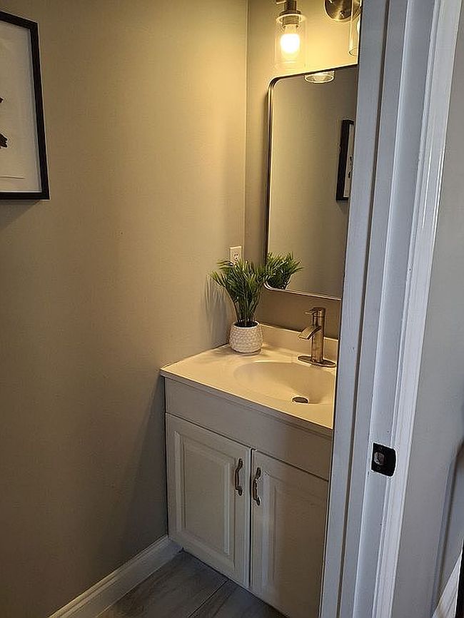 Image of 305 Spring St