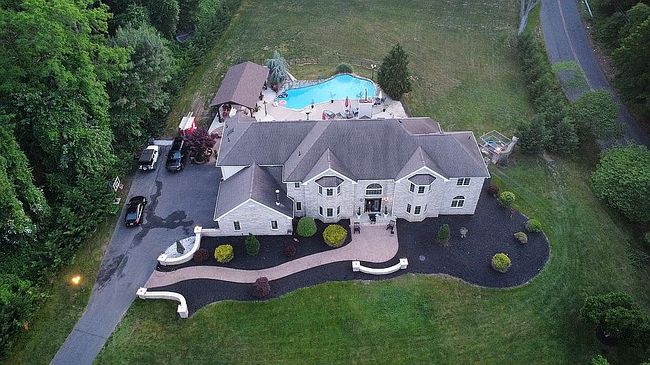 Photo of 1 Fountayne Ln