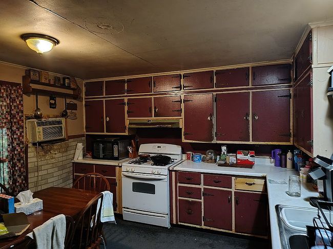 Photo of 220 N Cleo St, Albany, IN