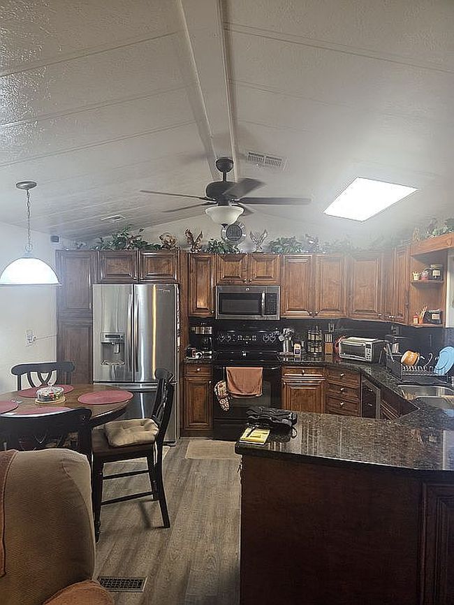 Additional photo 3 of property located at 19225 N Cave Creek Rd Lot 97