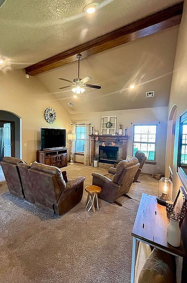 Photo of 913 Monroe Cir, Carl Junction, MO