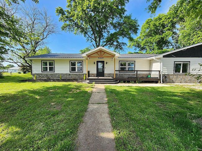 Photo of 207 W Walnut St, Green Ridge, MO
