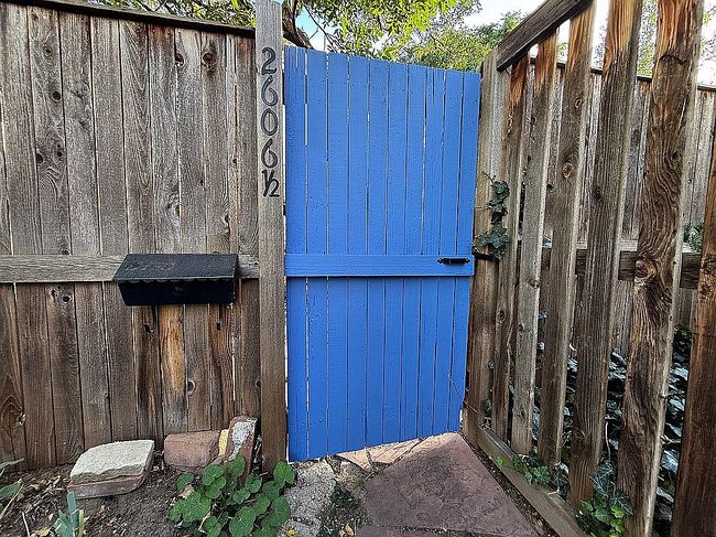 Additional photo 3 of property located at 2606 W River Dr