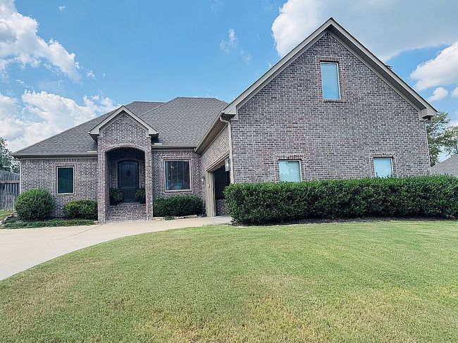 Photo of 18712 Lochridge Dr, Little Rock, AR