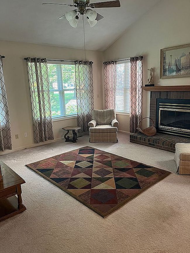 Photo of 23 Chimney View Ln, Springfield, IL