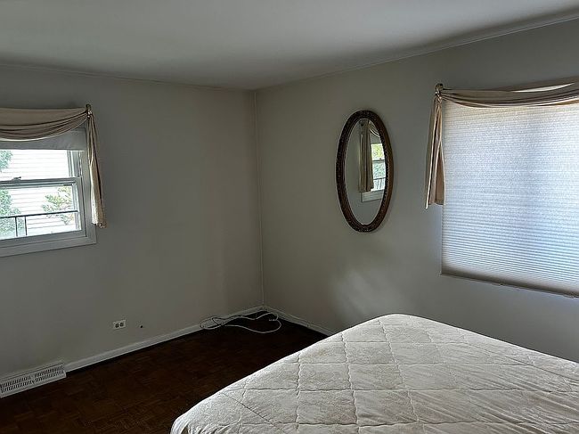 Photo of 5927 Sherman Dr, Woodridge, IL