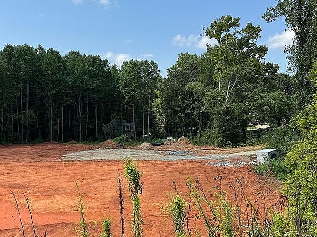Photo of 103 Mooreland Dr Ne, Conover, NC