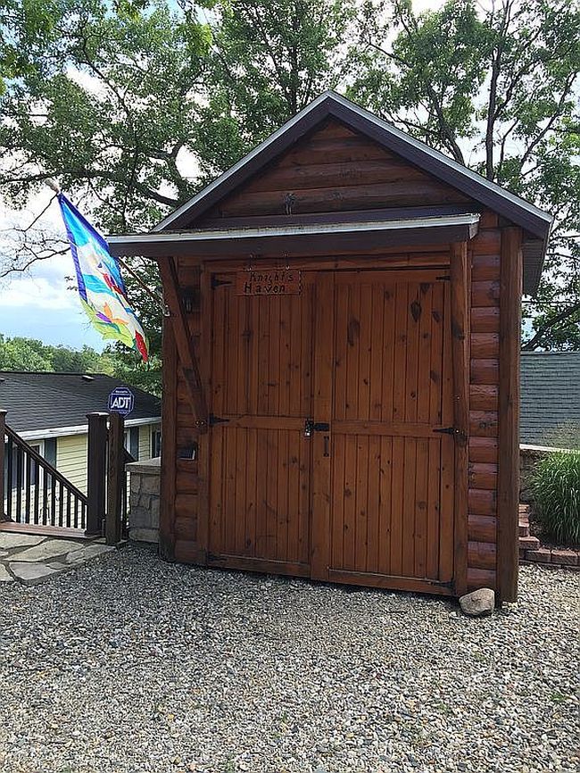 Image of 1149 Lakeshore Dr