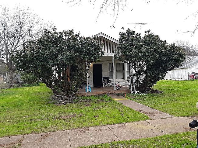 Photo of 606 N San Jacinto St, Whitney, TX