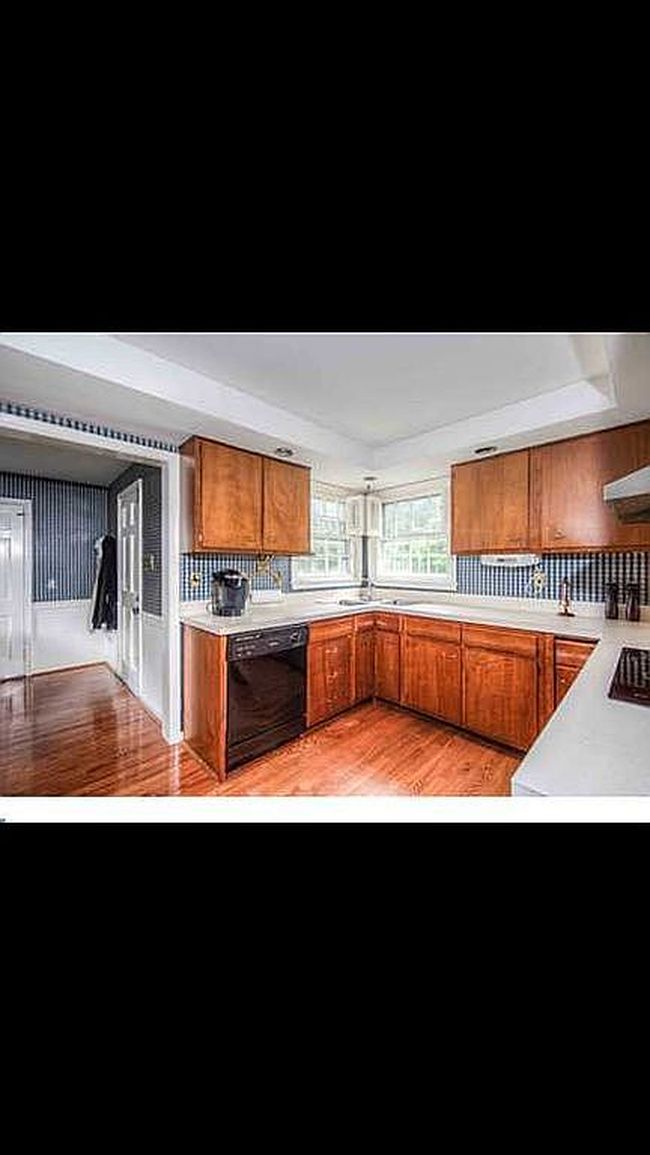 Image of 305 Continental Ln