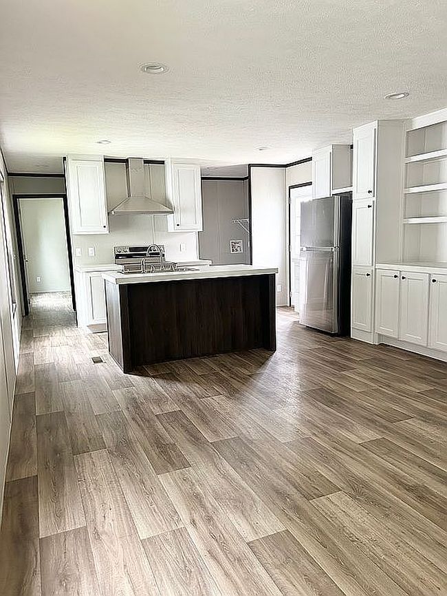 Image of 211 E Gloria Switch Rd