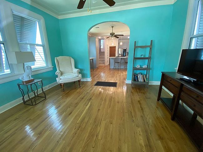 Additional photo 1 of property located at 805 Hidalgo St