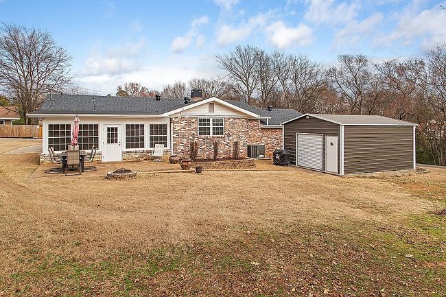 Photo of 1101 W Main St, Ozark, AR