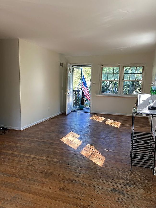 Preview of property located at 1930 Pimmit Dr