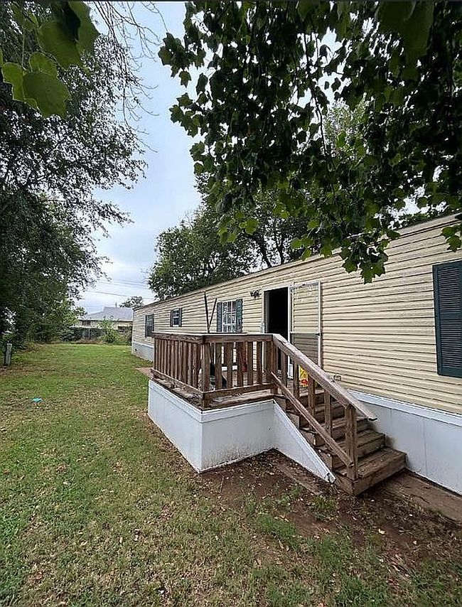 Photo of 33 Parkway Cir