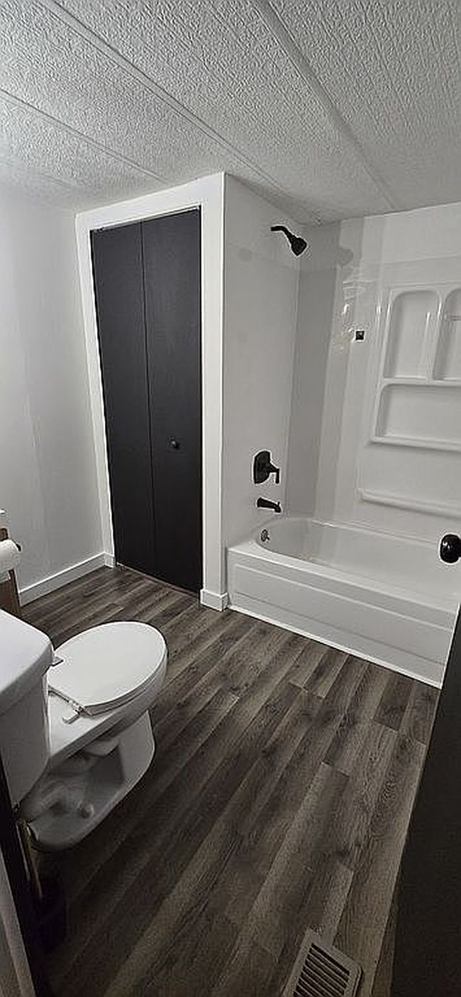 Photo of 19 Canterbury Cir, Chesterton, IN
