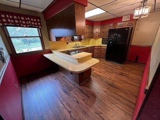 Additional photo 3 of property located at 201 3rd St Ne