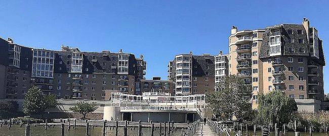 Image of 1250 S Washington St