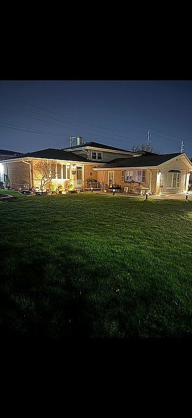 Photo of 10317 Lacrosse Ave, Oak Lawn, IL
