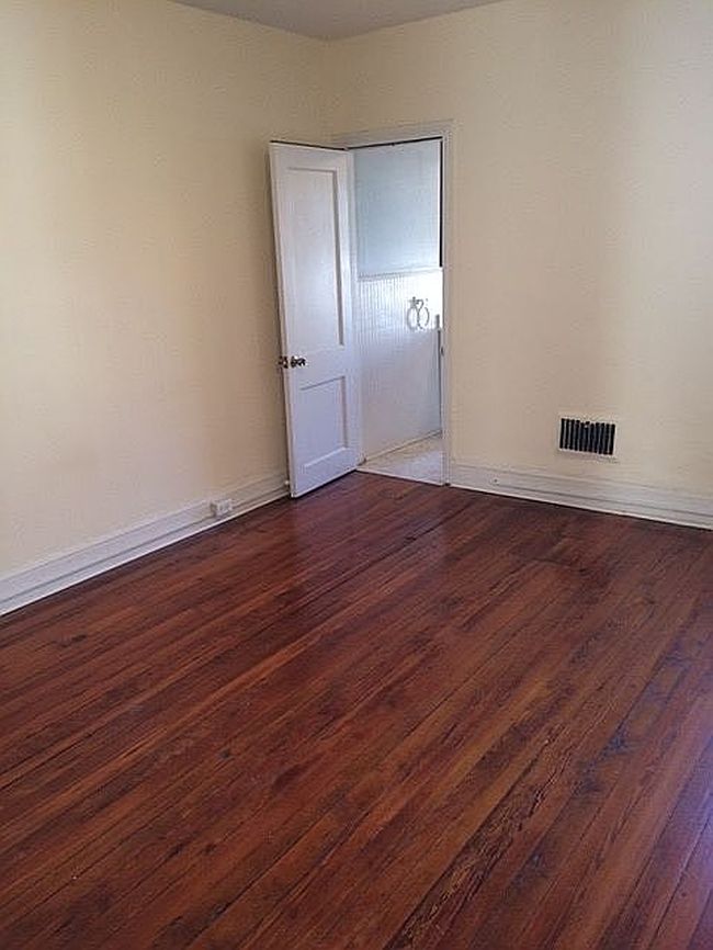 Photo of 3905 Warren St, Philadelphia, PA