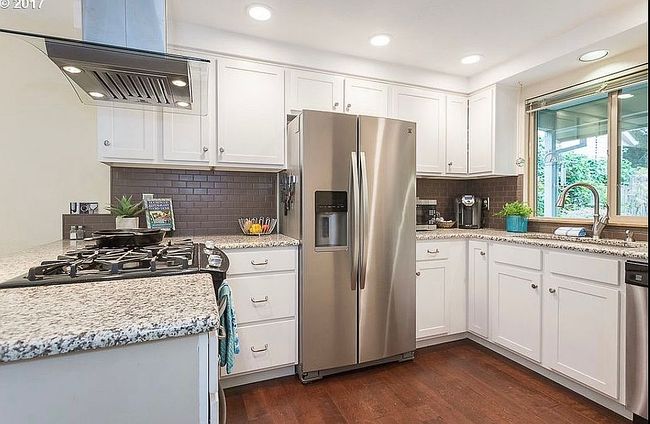 Additional photo 2 of property located at 7976 Sw Skyhar Dr