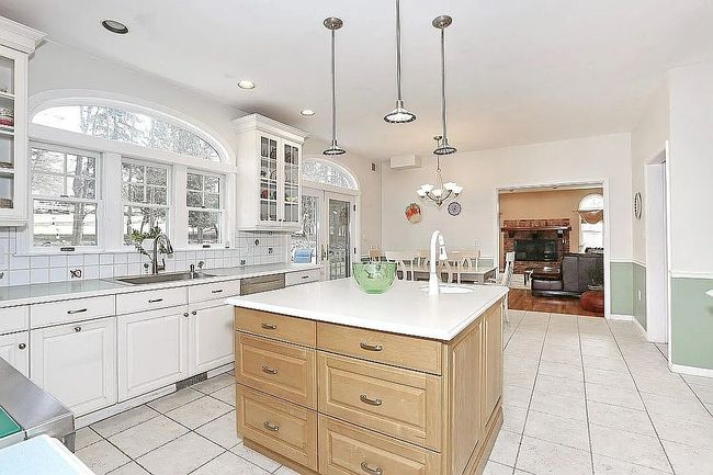 Photo of 35 Rose Hill Rd, Montebello, NY