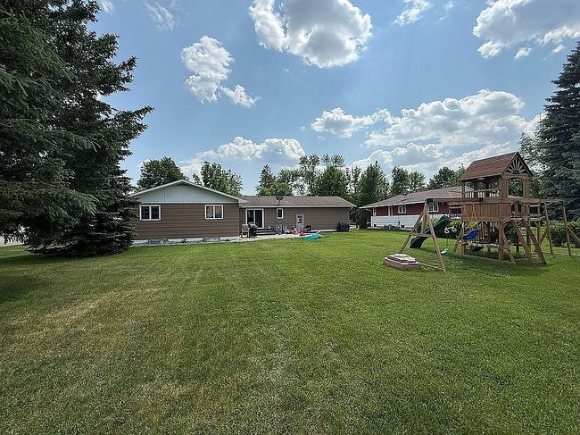 Additional photo 1 of property located at 303 W 1st St