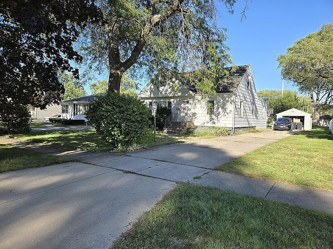 Preview of property located at 15935 School St