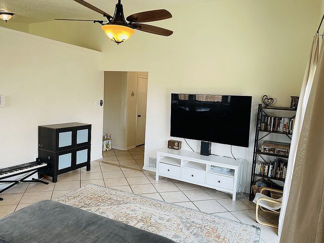 Additional photo 2 of property located at 622 Sw 60th St