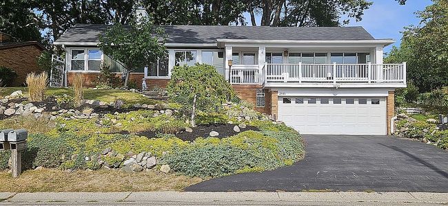 2861 Woodbine Dr, Waterford, MI