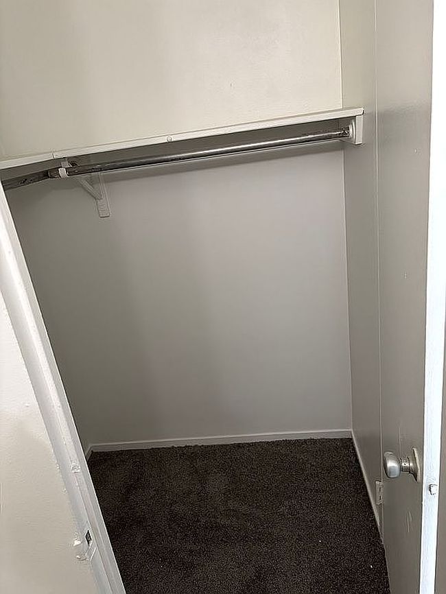 Additional photo 2 of property located at 1451 E 55th St Apt 317N