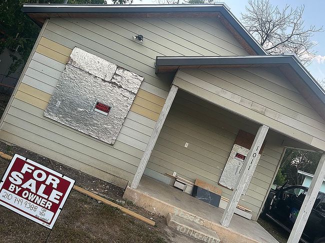 Photo of 1011 N Center St