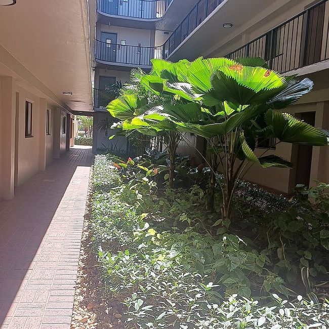 Image of 8650 West Plz #S