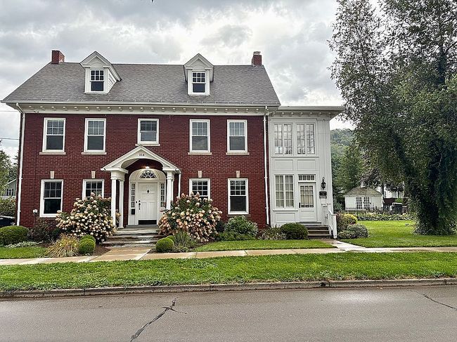 Photo of 154 Main St