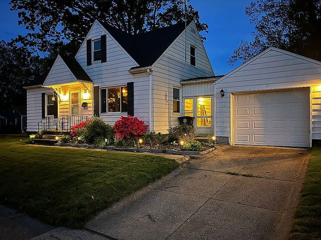 Photo of 1892 Malasia Rd, Akron, OH