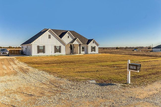 Photo of 6707 County Road 1140, Leonard, TX