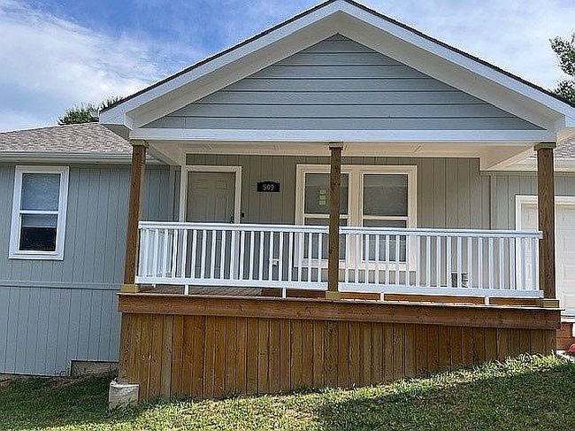 Photo of 509 E Louis St, Saint Joseph, MO
