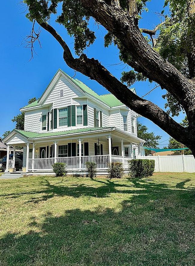 Photo of 524 N Hinckley St, Holdenville, OK