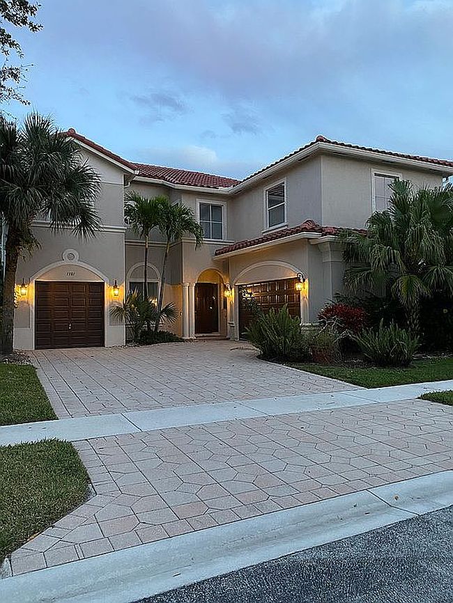 Photo of 1381 Beacon Cir, Wellington, FL
