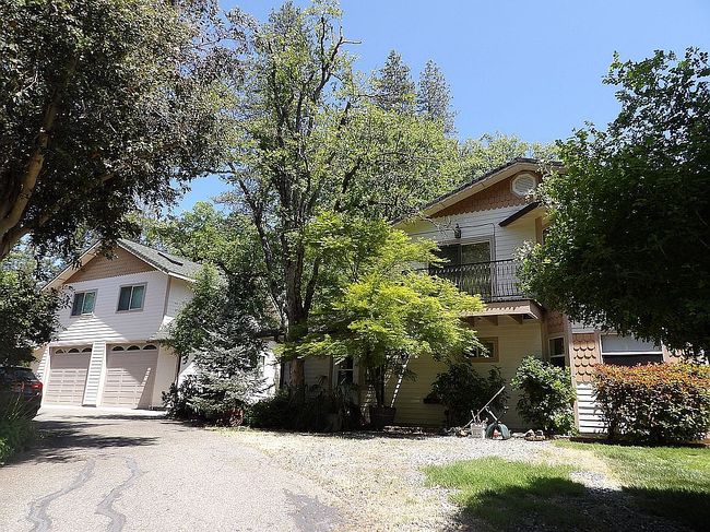 Photo of 81 Squires Ln, Weaverville, CA