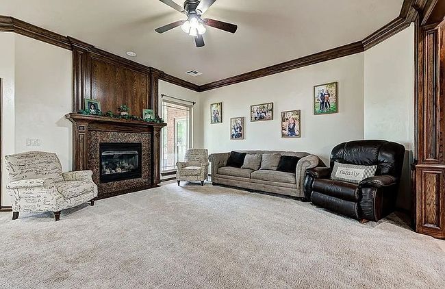 Photo of 701 Chippingham Ln, Blanchard, OK