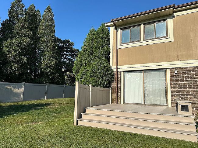 Photo of 401 Catbird Ln, Deerfield, IL