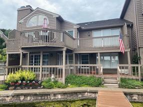 652 Isle View Dr, Akron, OH