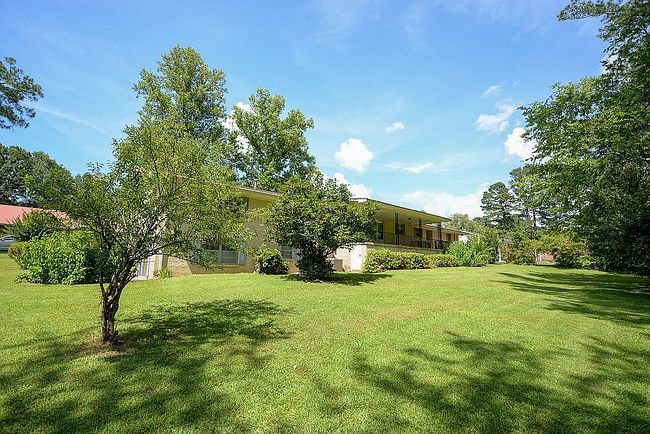 Photo of 105 Pinewood Dr, Newton, MS
