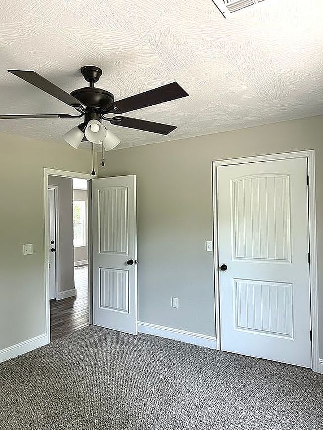 Image of 401 E Crescent St