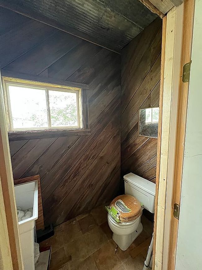 Image of 701 S Le Fevre Ave