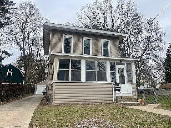 Image of 922 W Lincoln Ave
