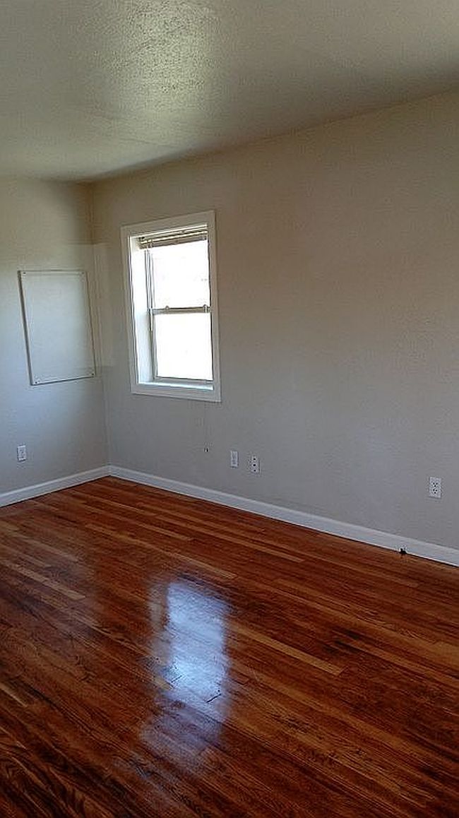 Photo of 216 Solar St, Helix, OR