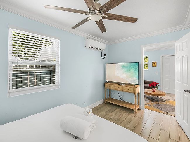 Photo of 629 N F St, Lake Worth, FL